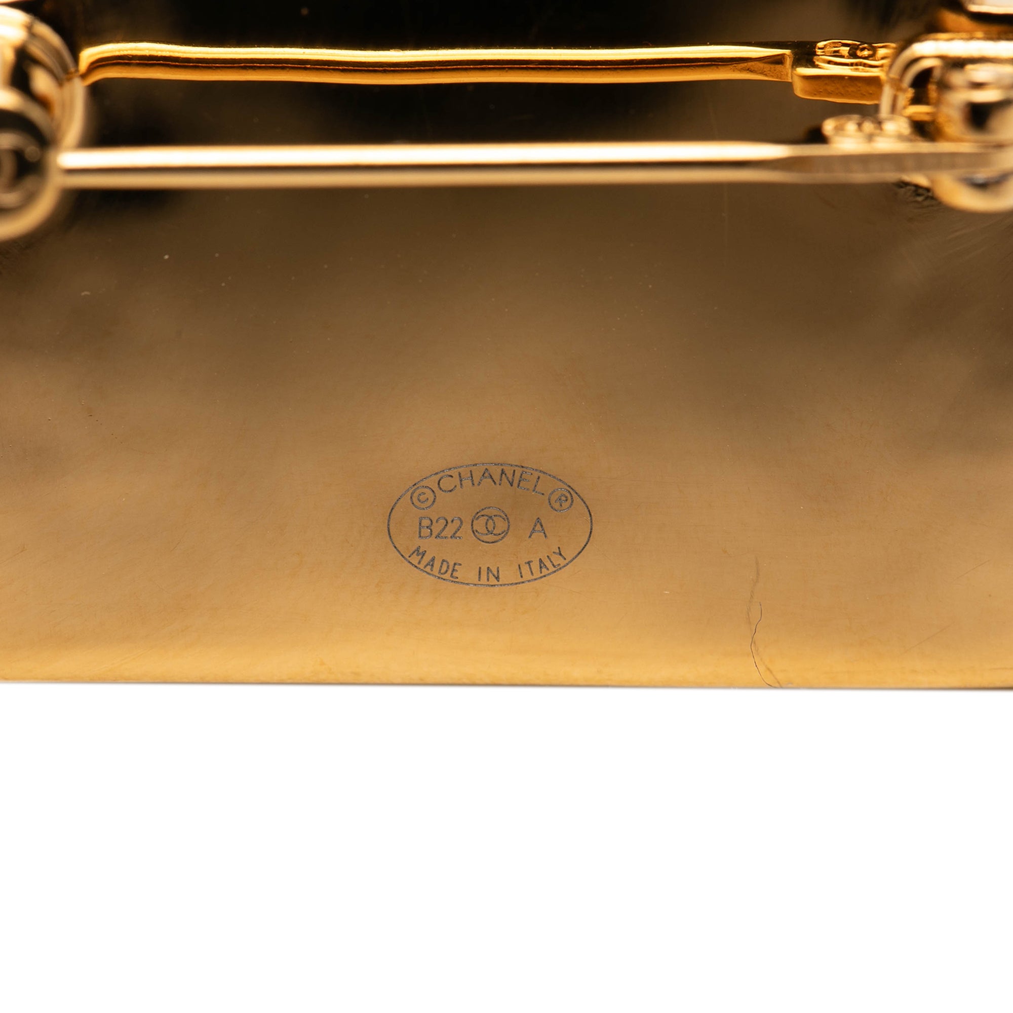 CC Gold Plated Rue Cambon Dome Brooch - Image 3