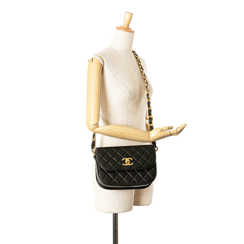 CC Quilted Lambskin Chain Flap - Image 14