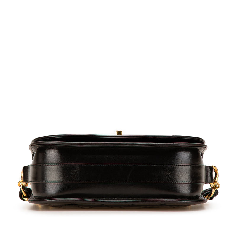 CC Quilted Lambskin Chain Flap - Image 3