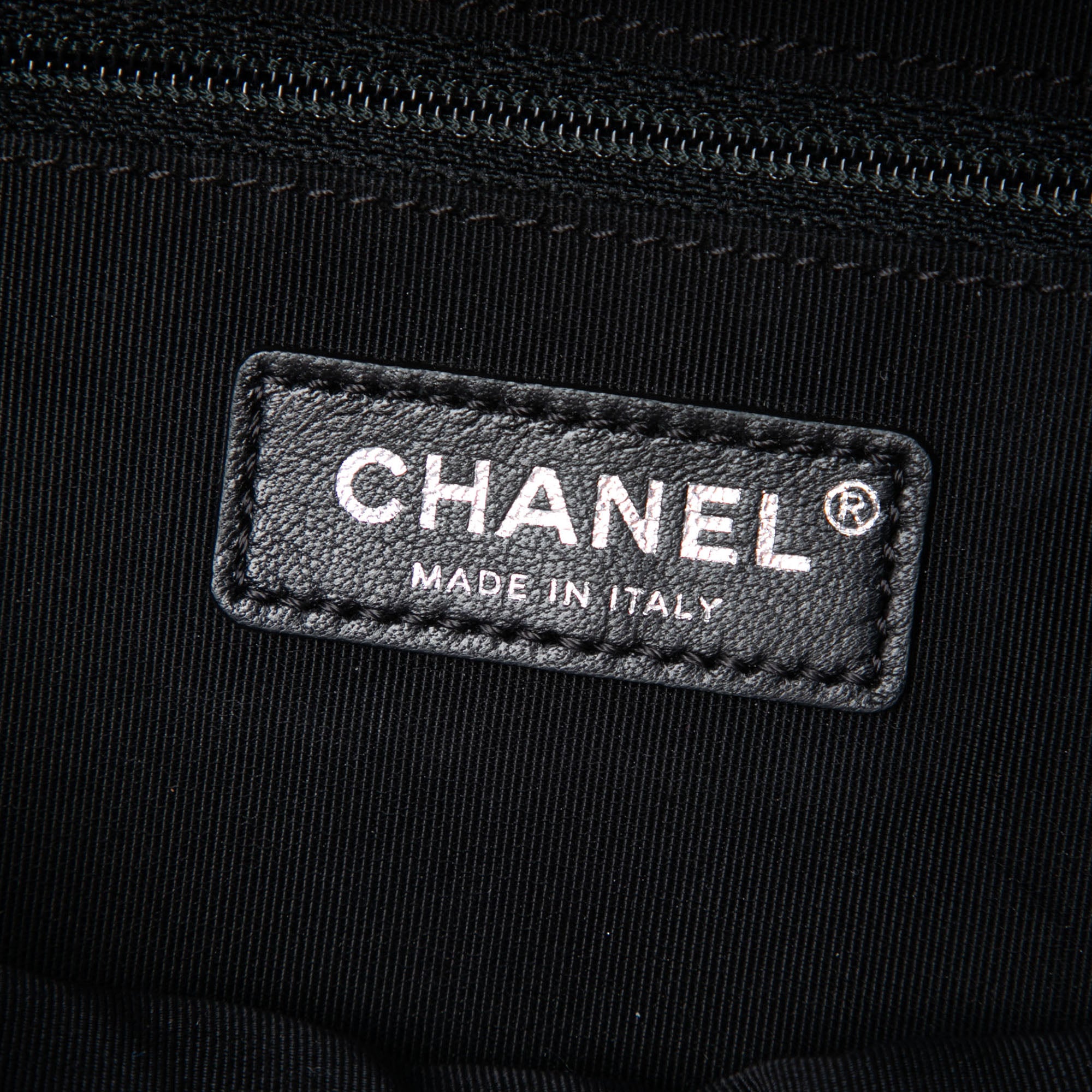 CC Quilted Metallic Calfskin Street Allure Camera Bag - Image 5