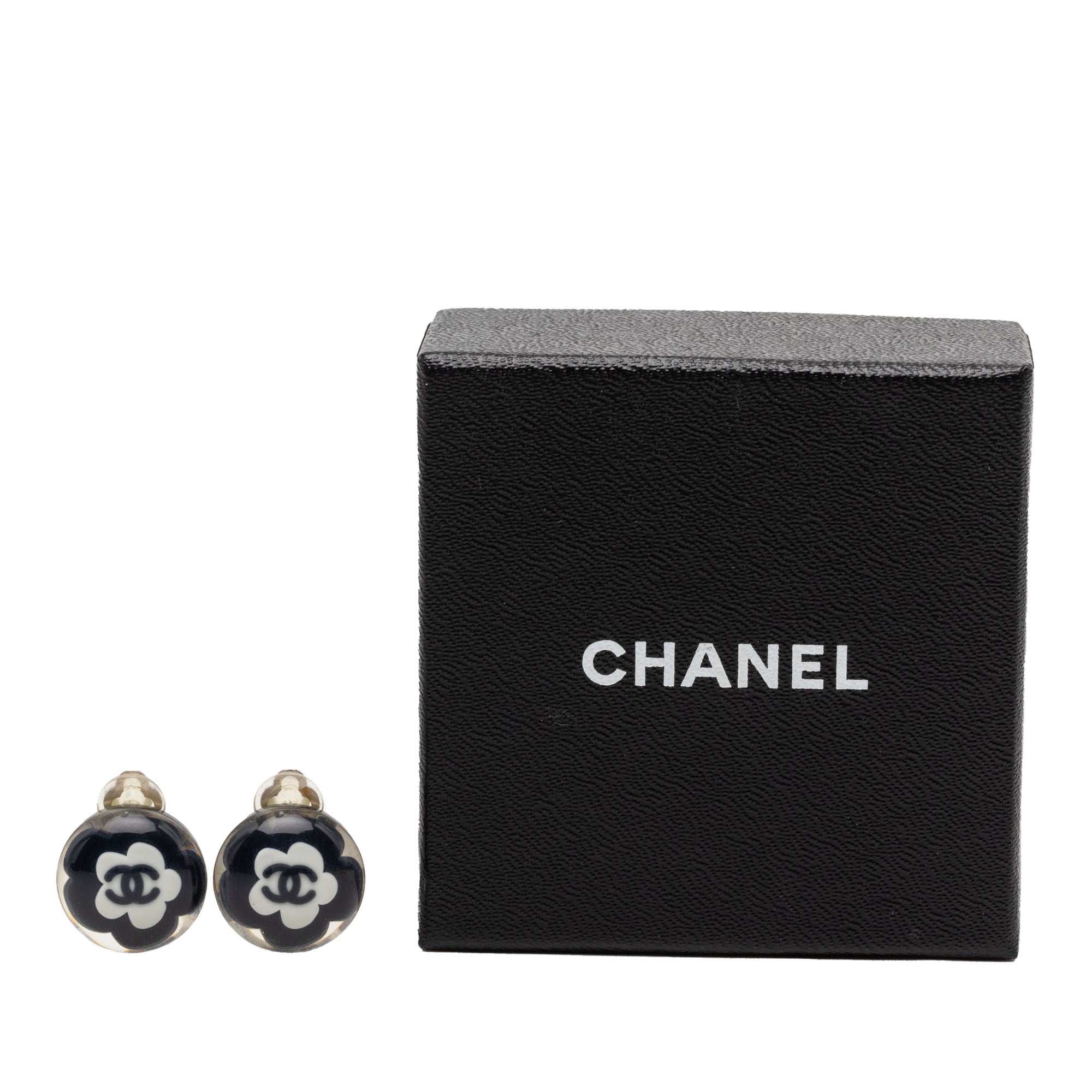 CC Resin Flower Clip On Earrings - Image 4