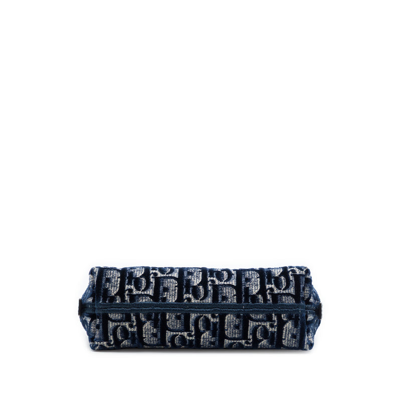 Velvet Oblique Cosmetic Pouch - Image 3