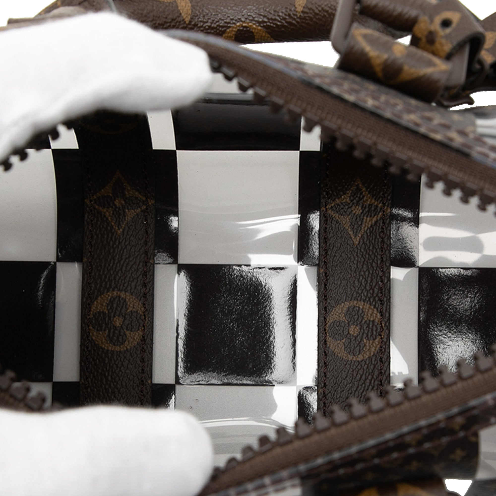 PVC and Monogram Chess Keepall Bandouliere 25 - Image 4