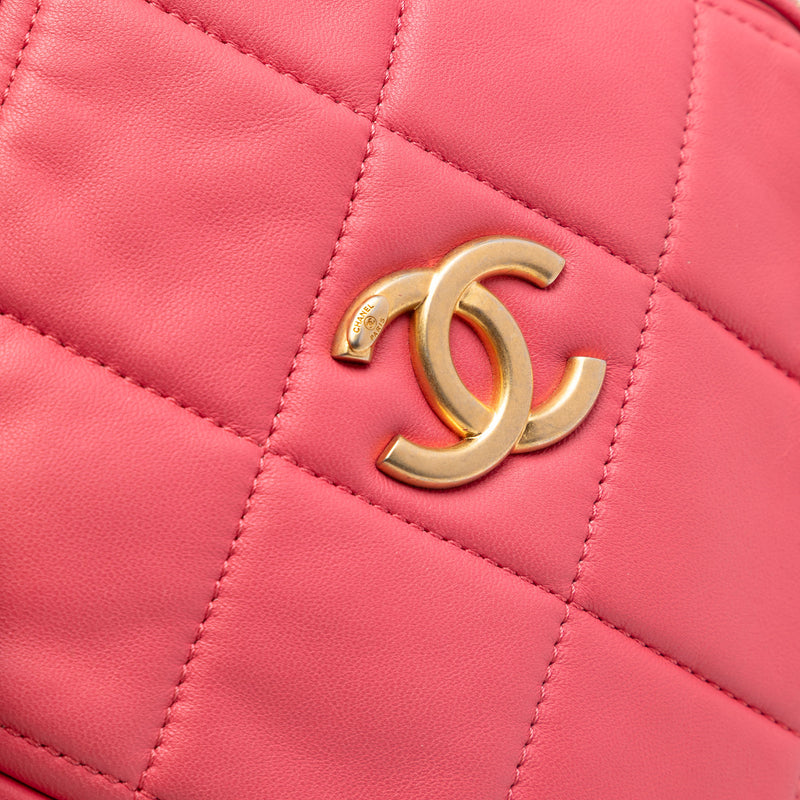 CC Quilted Lambskin Diamond Clutch with Chain - Image 5