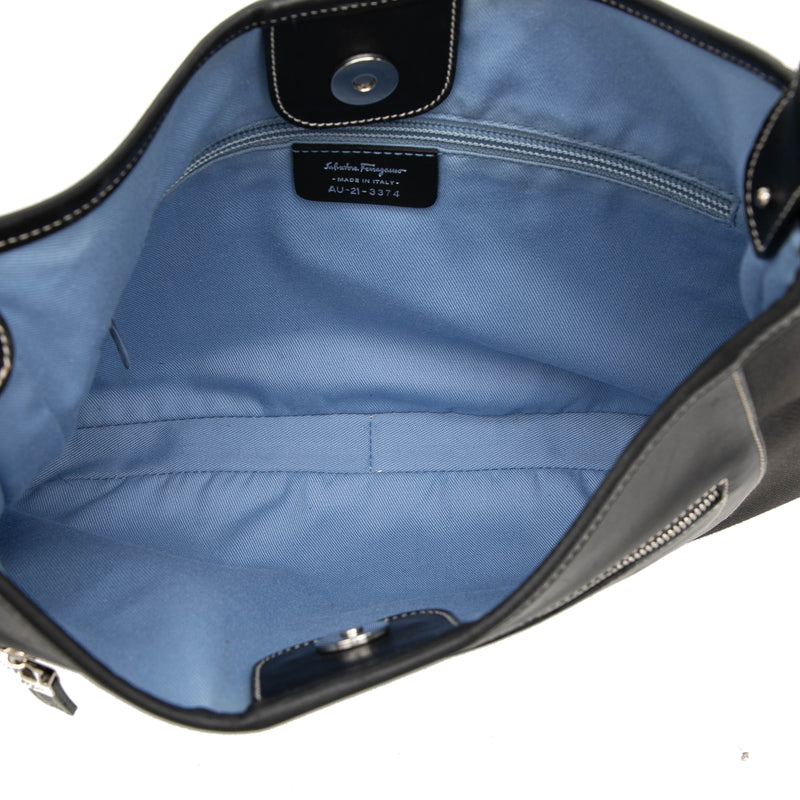 Canvas and Leather Shoulder Bag - Image 4