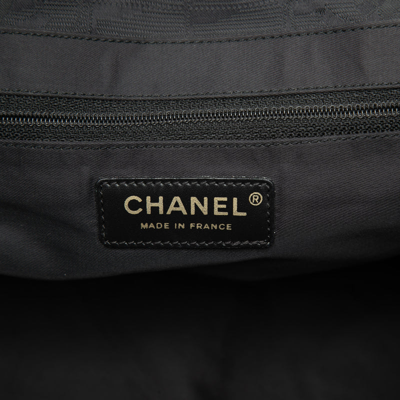 New Travel Line Nylon Tote - Image 5
