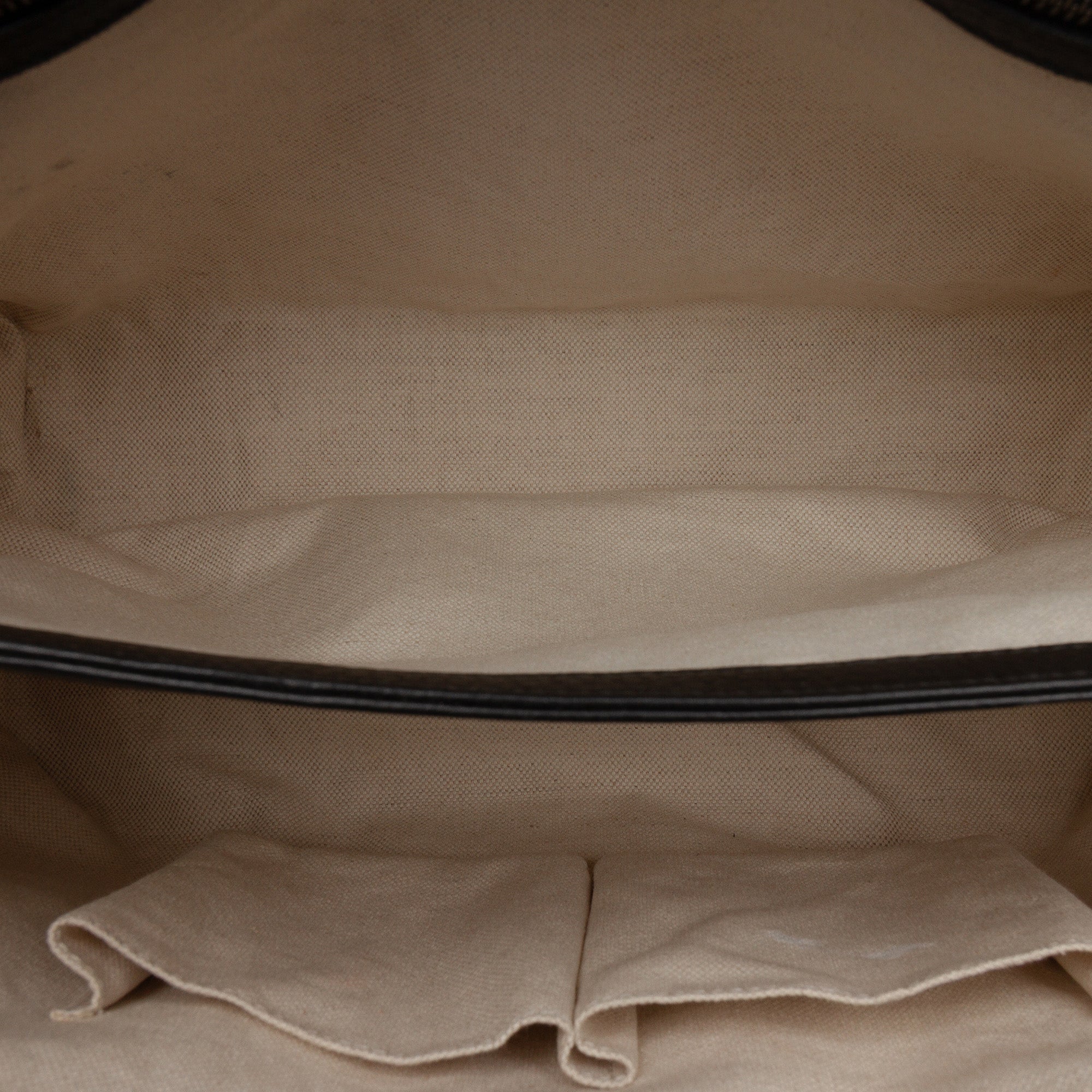 Large GG Marmont Pebbled Calfskin Flap Shoulder Bag - Image 4