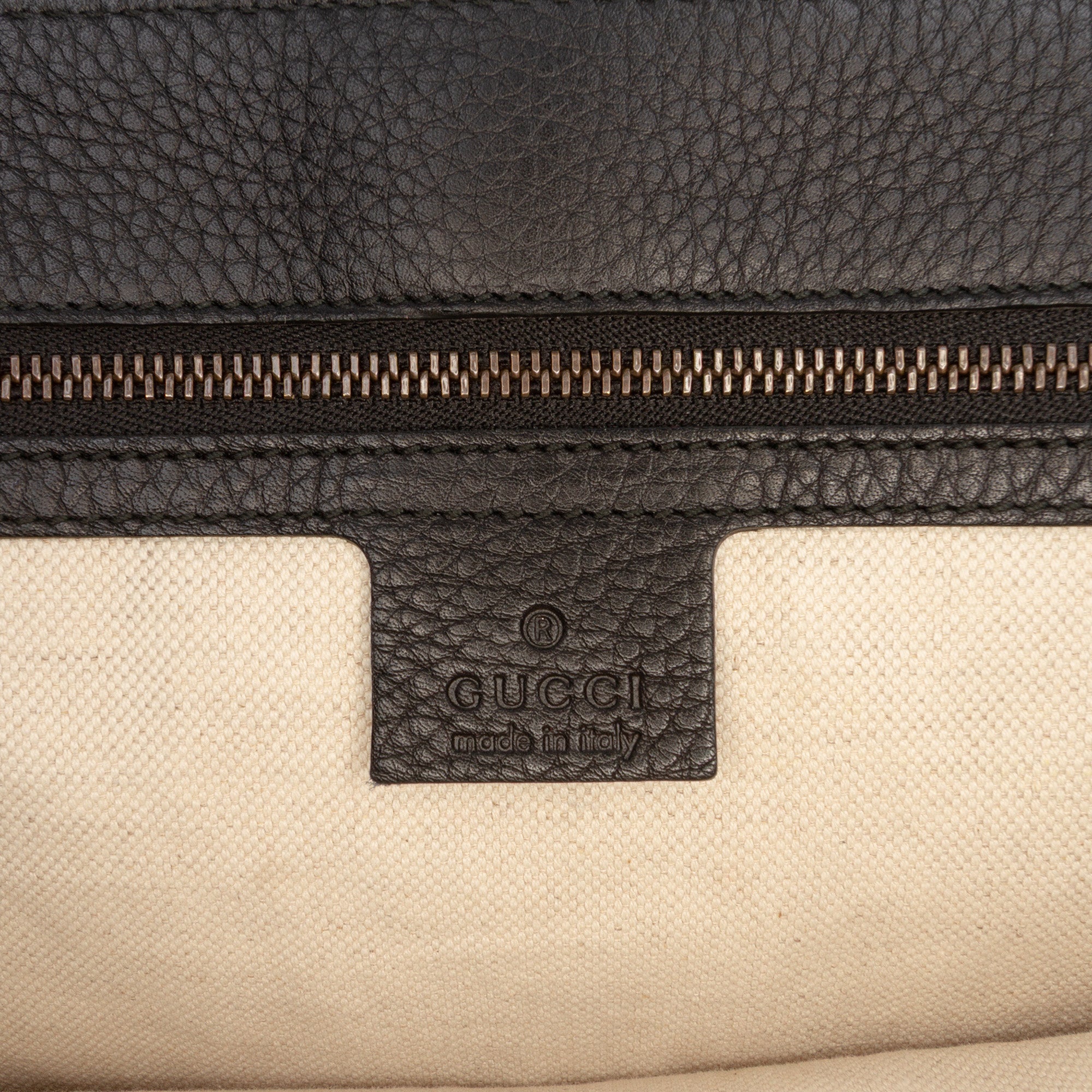 Large GG Marmont Pebbled Calfskin Flap Shoulder Bag - Image 5