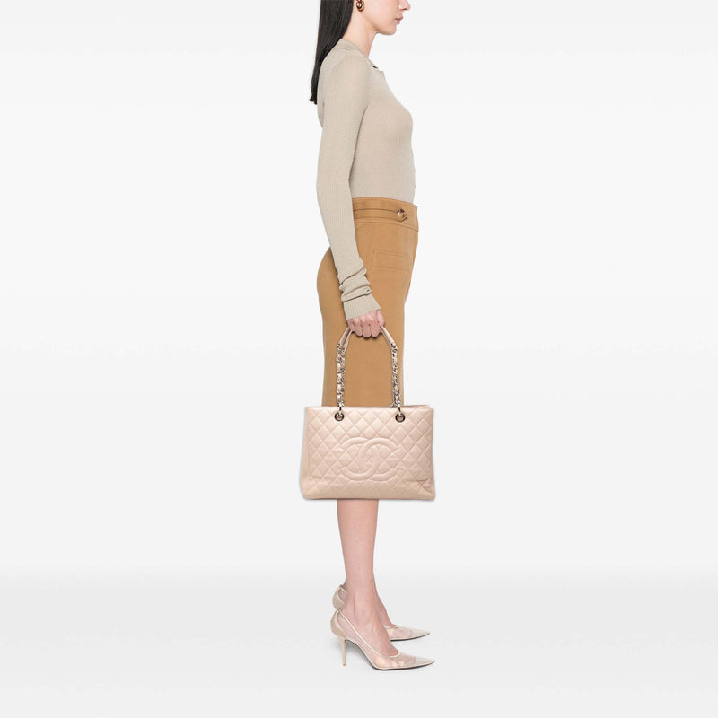 Caviar Grand Shopping Tote - Image 7