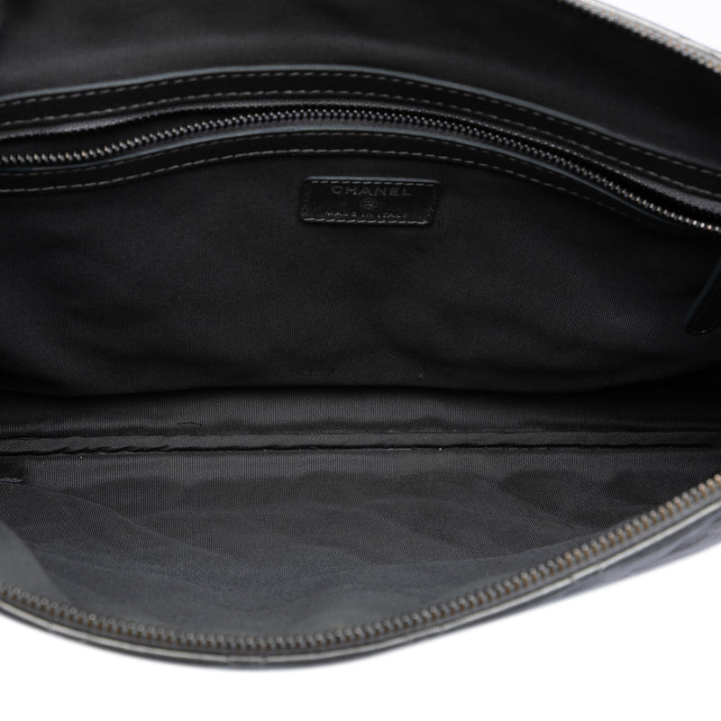 Large Quilted Metallic Lambskin O Case Clutch - Image 4
