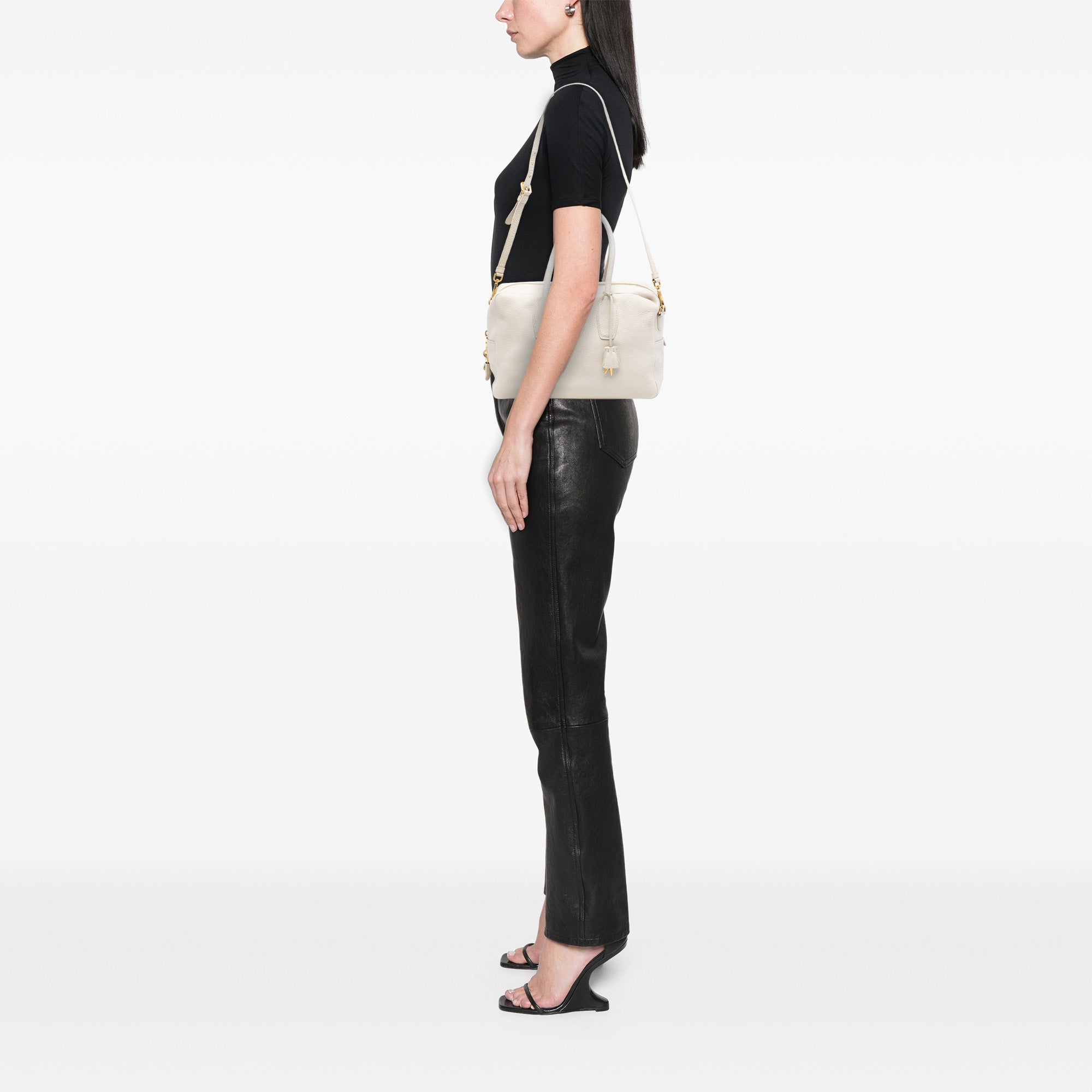 Vitello Daino Bauletto Bag - Image 6