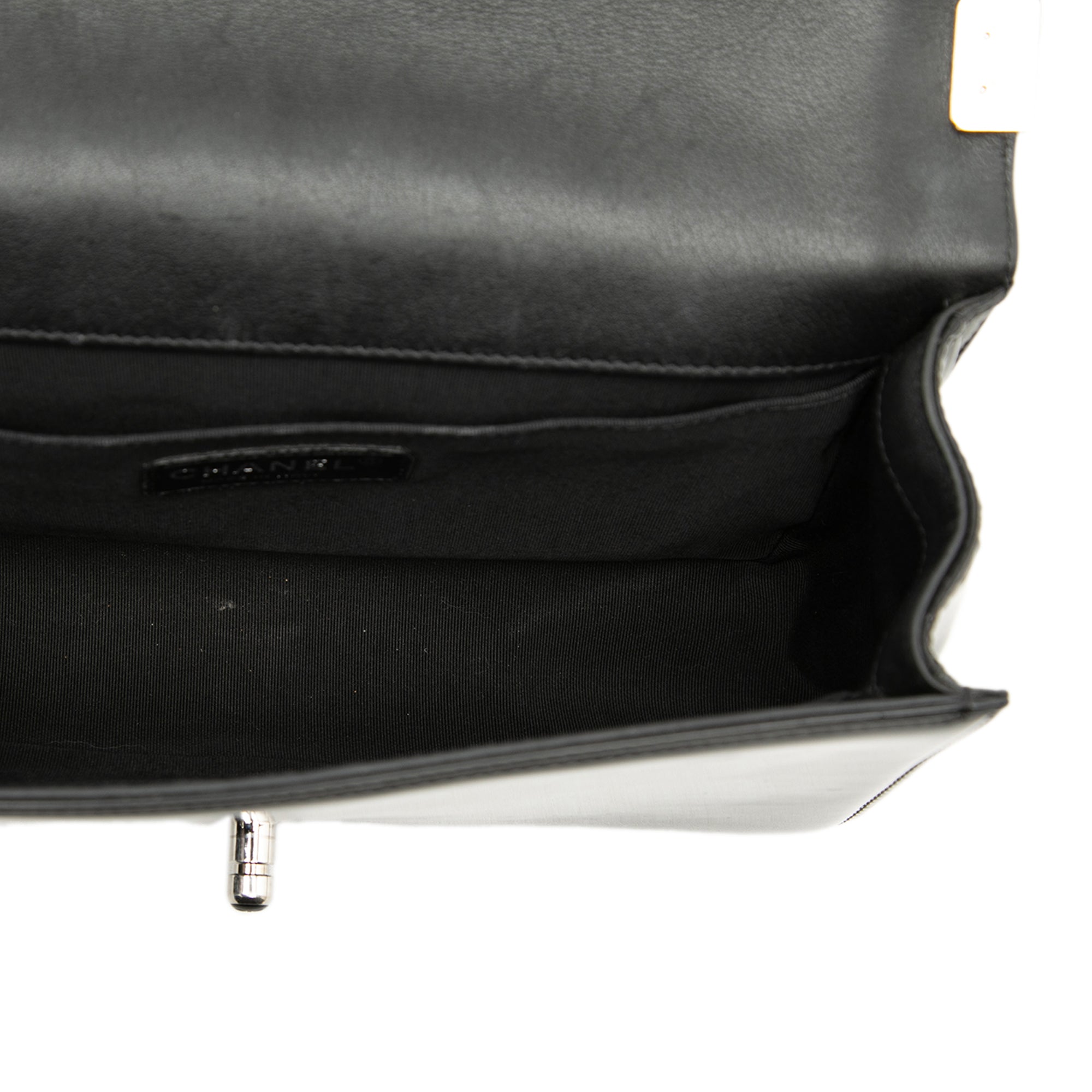 Old Medium Quilted Patent Acrylic Boy Flap - Image 4