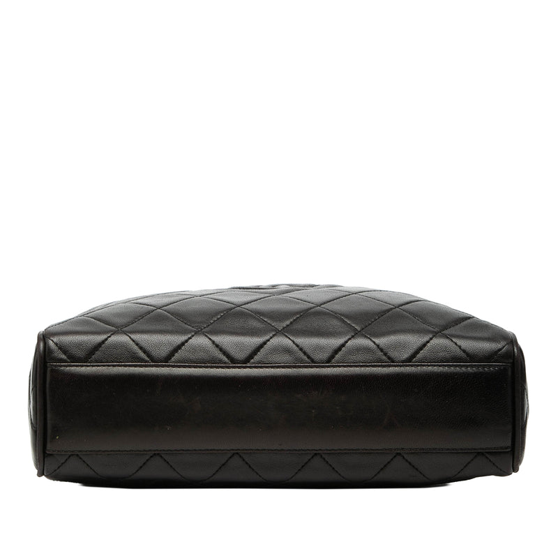 CC Diamond Quilted Lambskin Tassel Camera Bag - Image 3