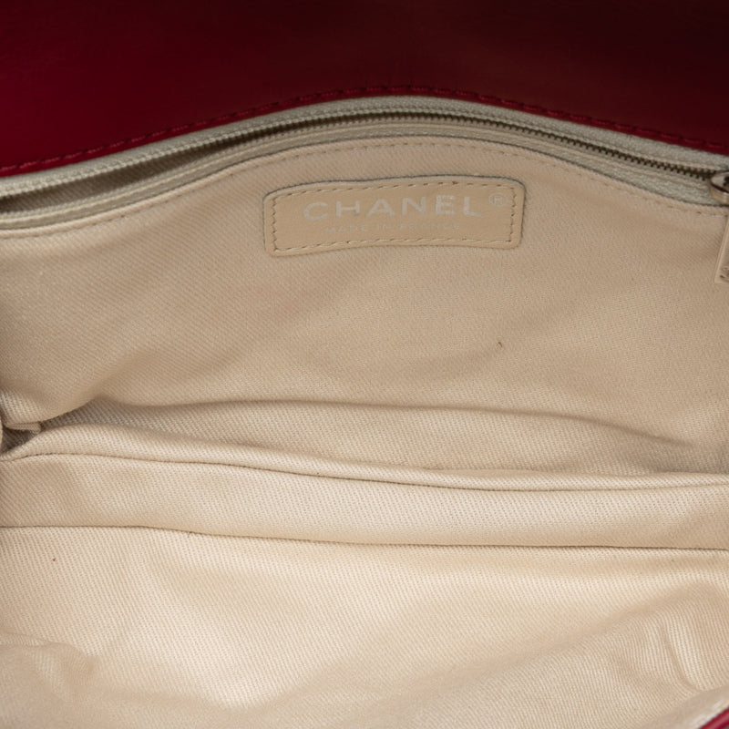 Quilted Calfskin Double Stitch Hamptons Clutch with Chain - Image 4