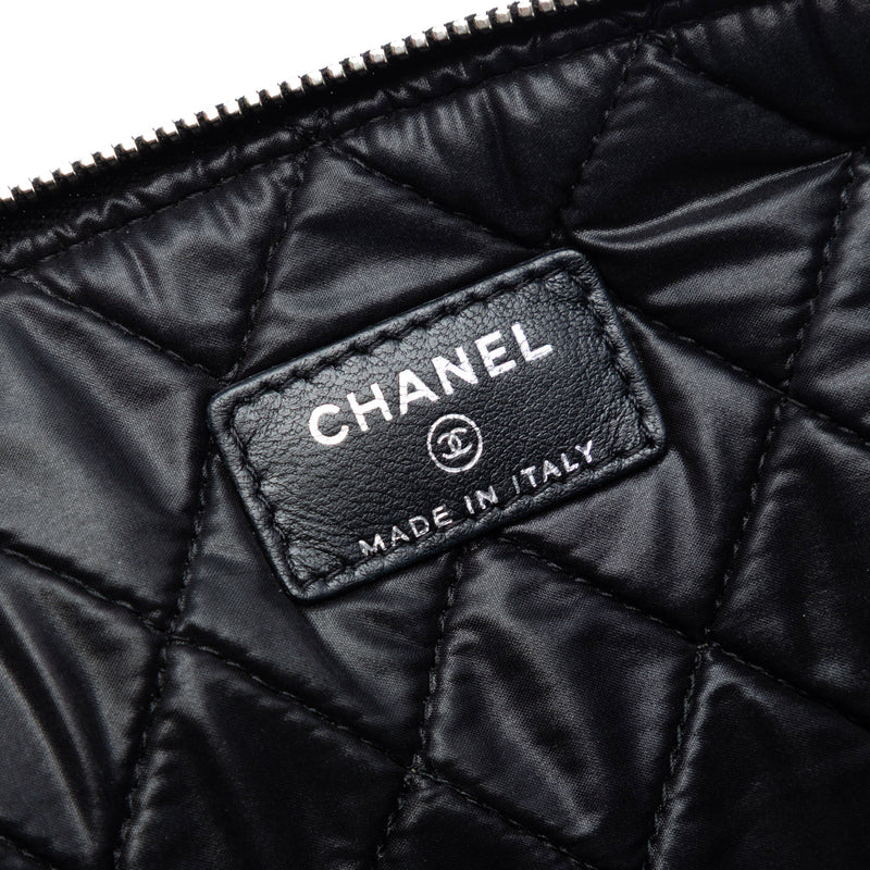 Large Quilted Tweed and Lambskin Camellia O Case Clutch - Image 5