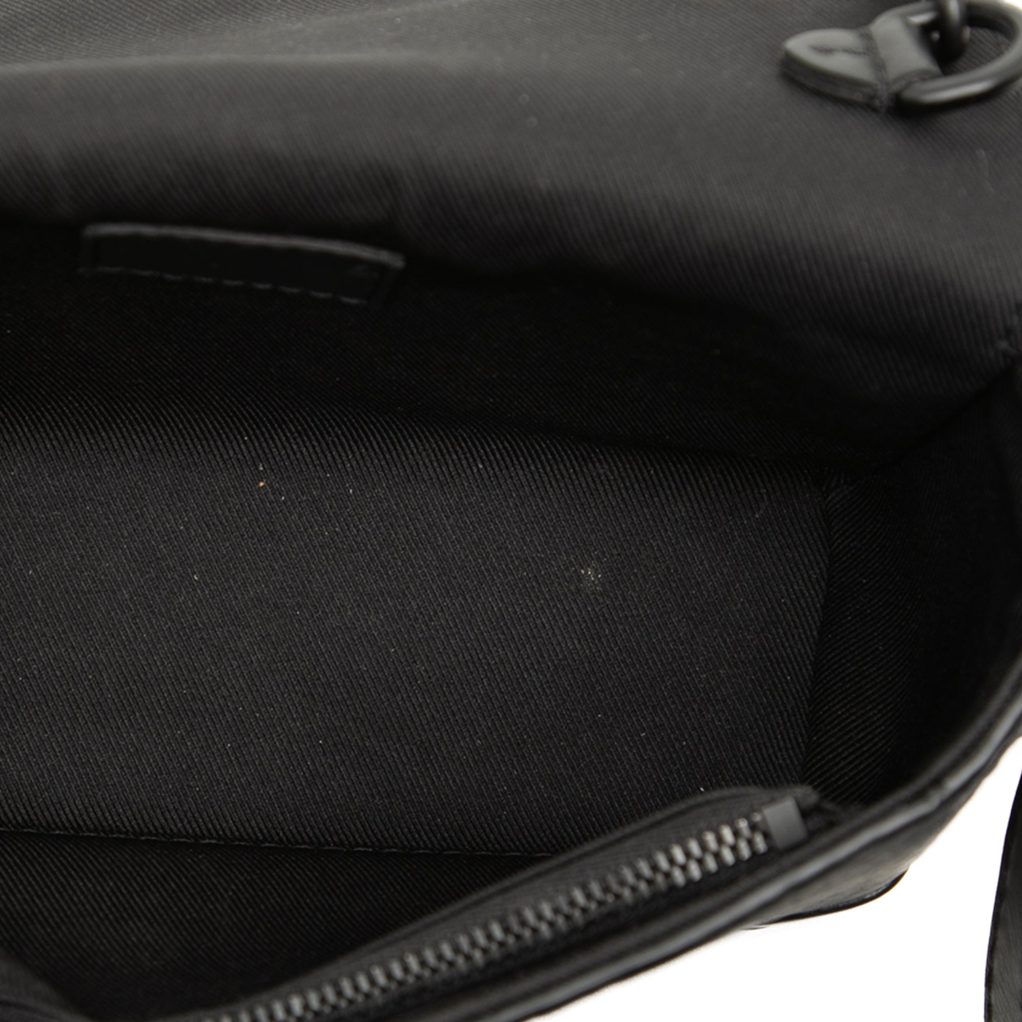 Monogram Taurillon Steamer Wearable Wallet - Image 4
