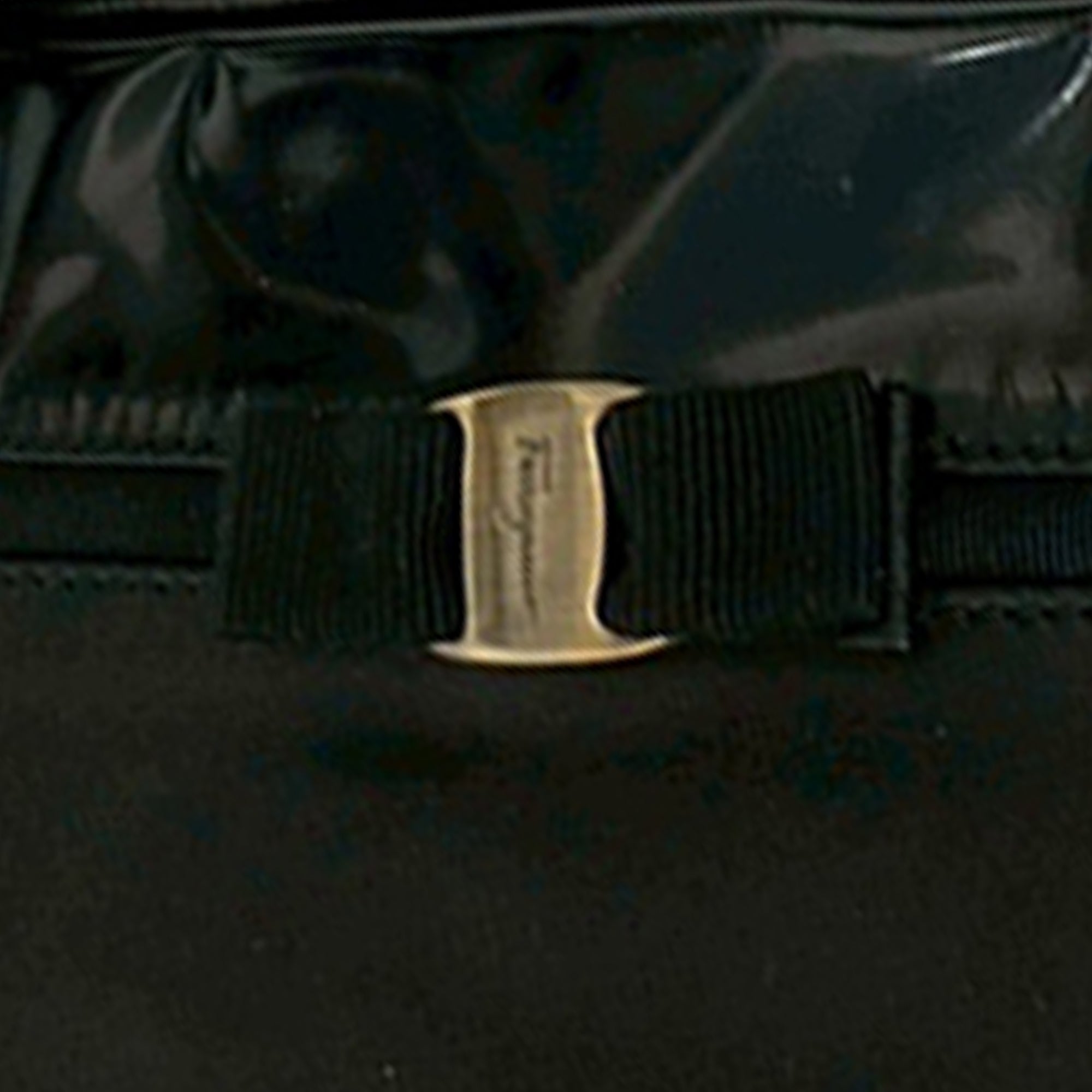 Leather Vara Bow Shoulder Bag - Image 9