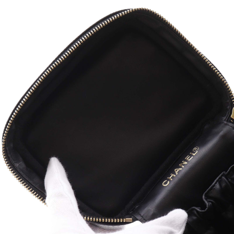 CC Caviar Vanity Bag - Image 10