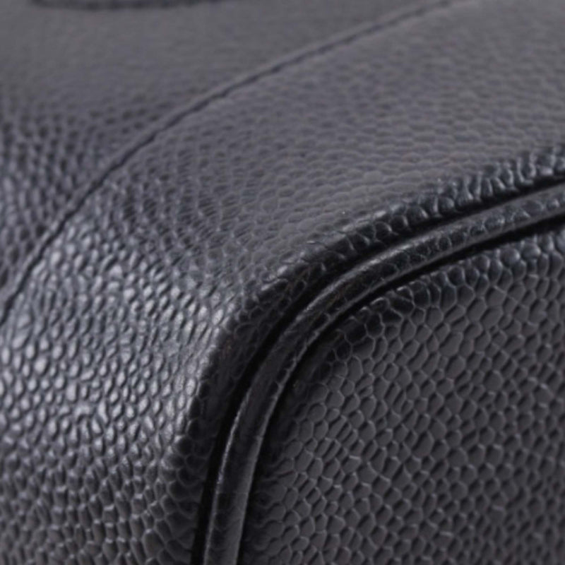 CC Caviar Vanity Bag - Image 15