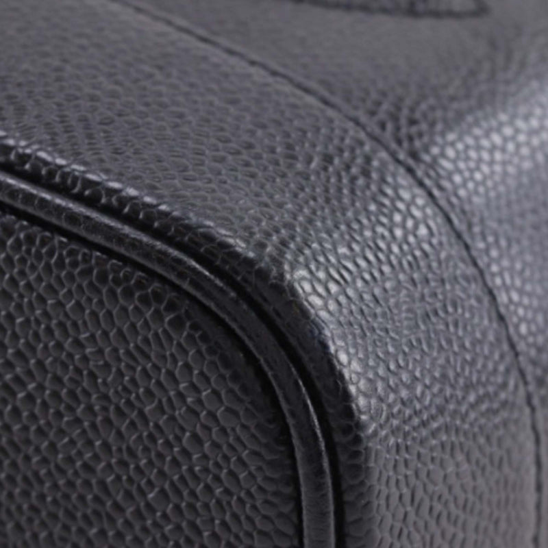 CC Caviar Vanity Bag - Image 16