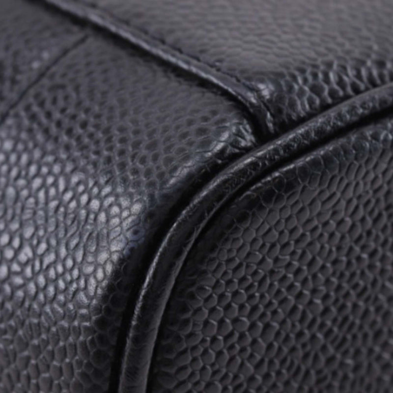 CC Caviar Vanity Bag - Image 17