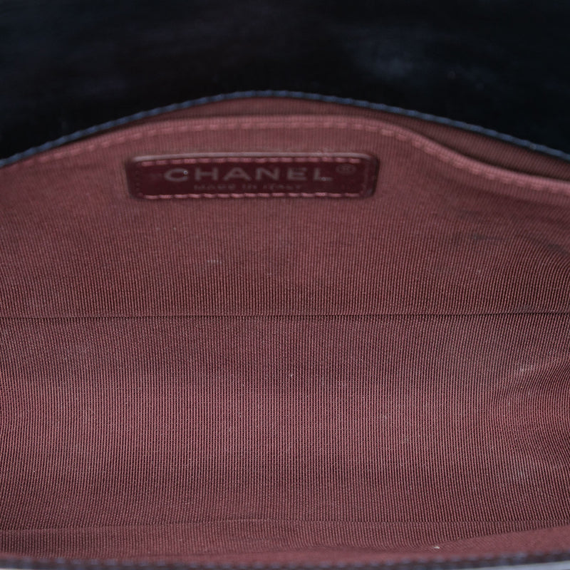 Old Medium Quilted Glazed Calfskin Chain Around Boy Flap - Image 4