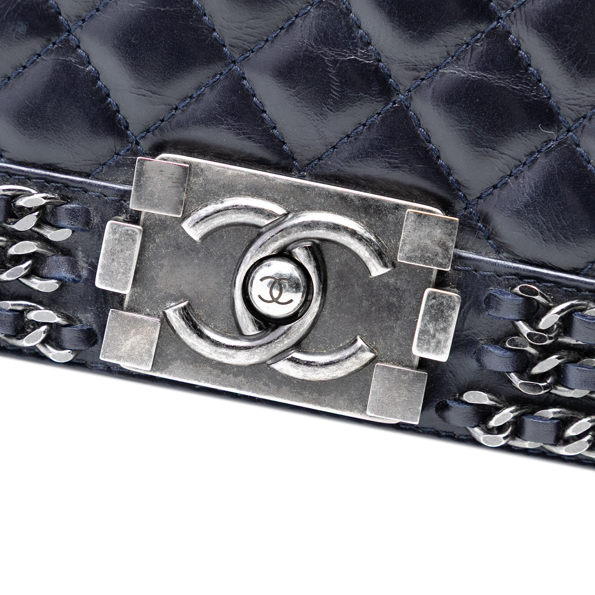 Old Medium Quilted Glazed Calfskin Chain Around Boy Flap - Image 6