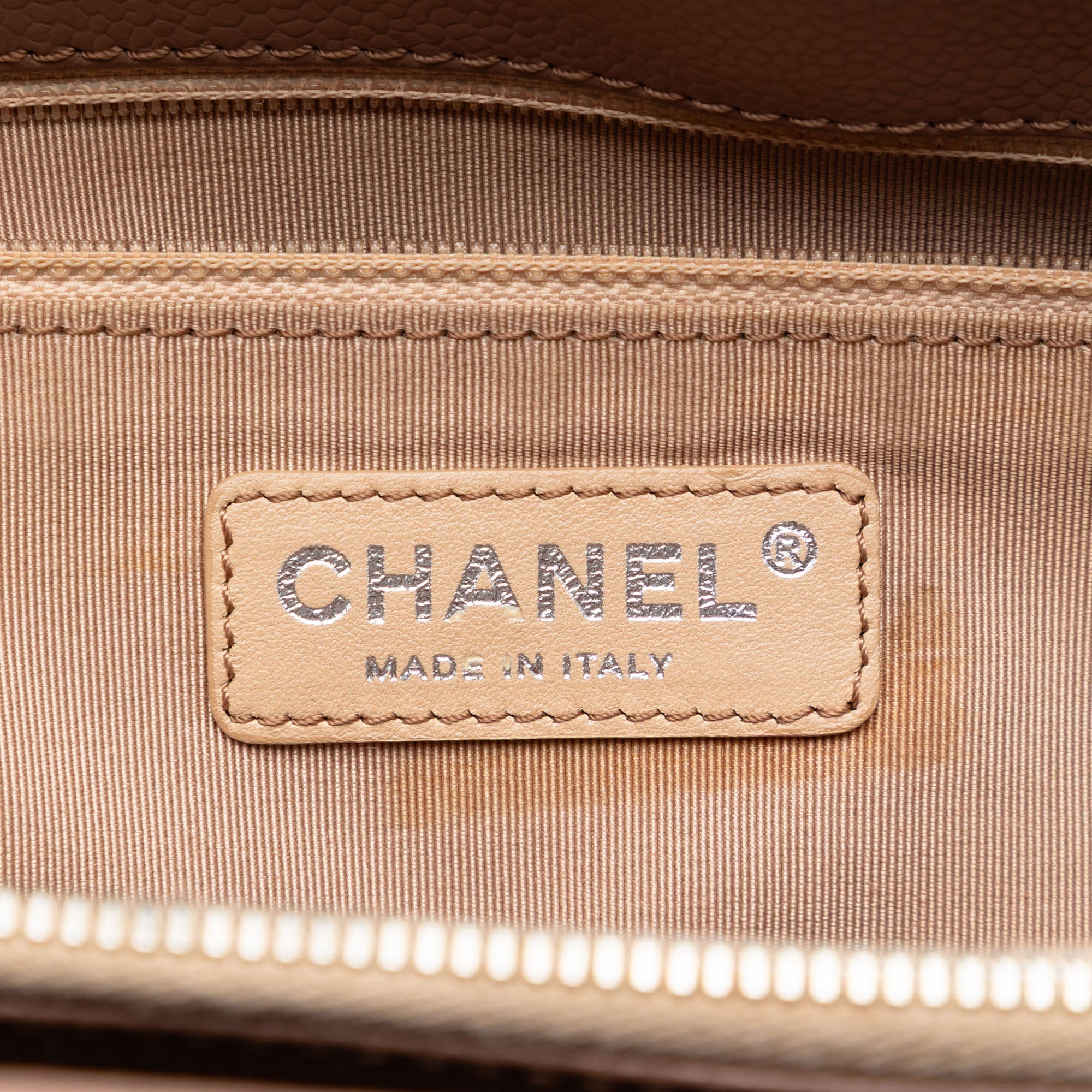 Caviar Grand Shopping Tote - Image 5
