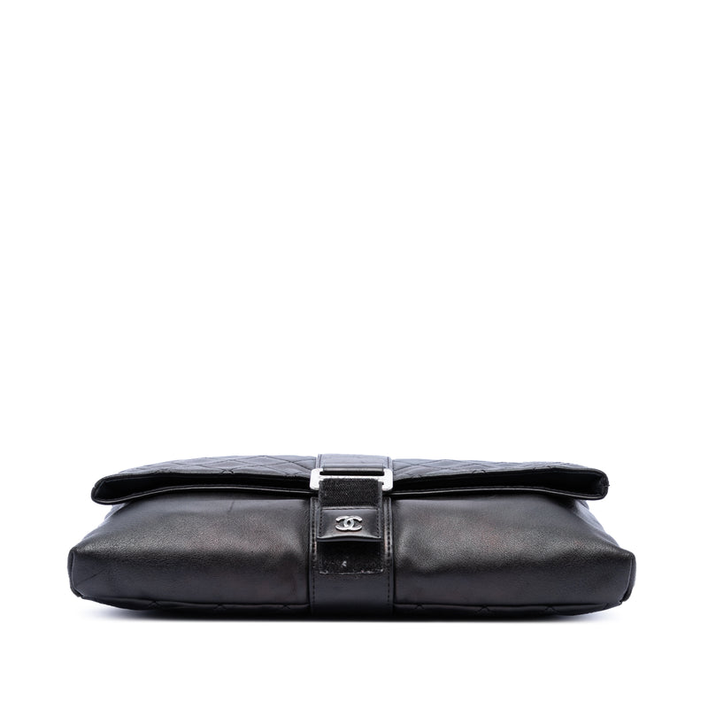 Quilted Lambskin Grip Clutch - Image 3