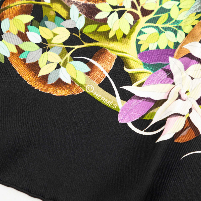Au Coeur De La Vie Silk Scarf 90 - Image 7
