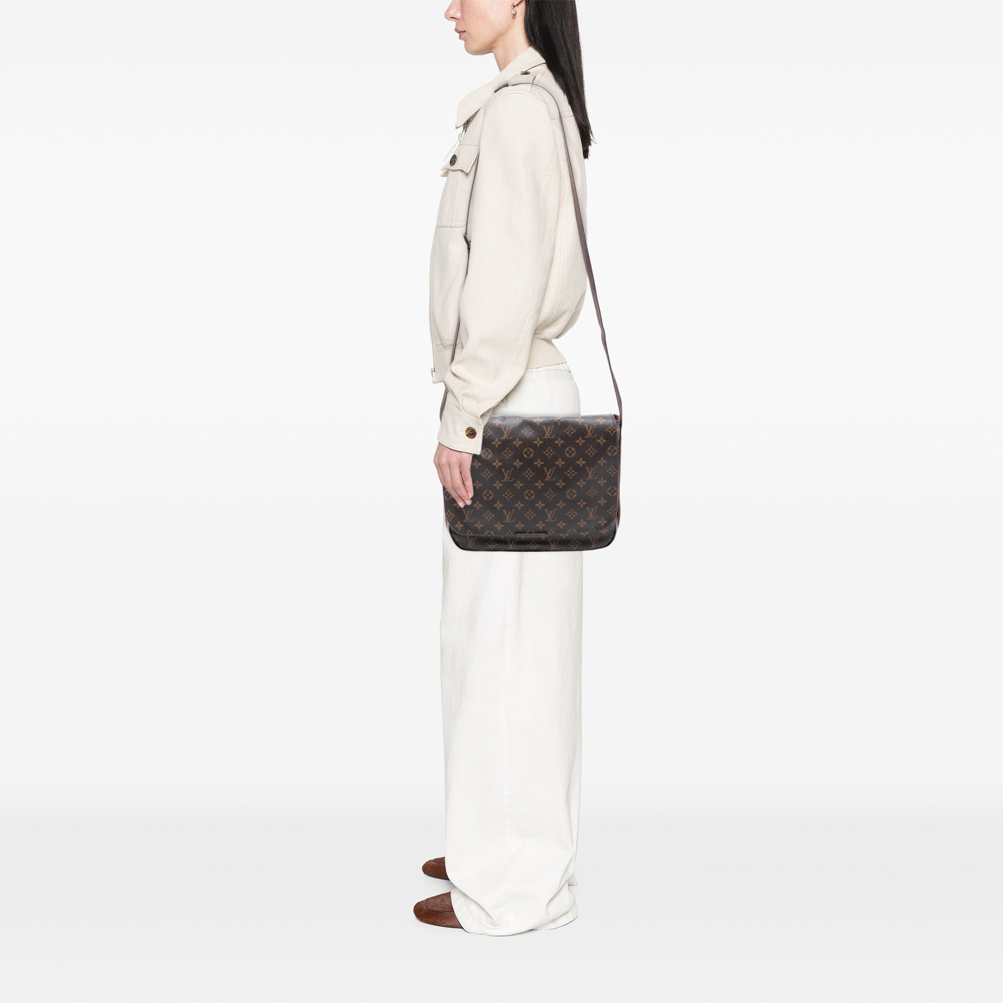 Monogram Beaubourg Messenger MM - Image 7