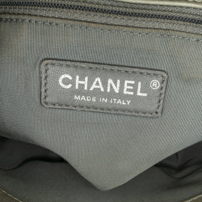 Medium Chevron Calfskin Stud Wars Flap - Image 6
