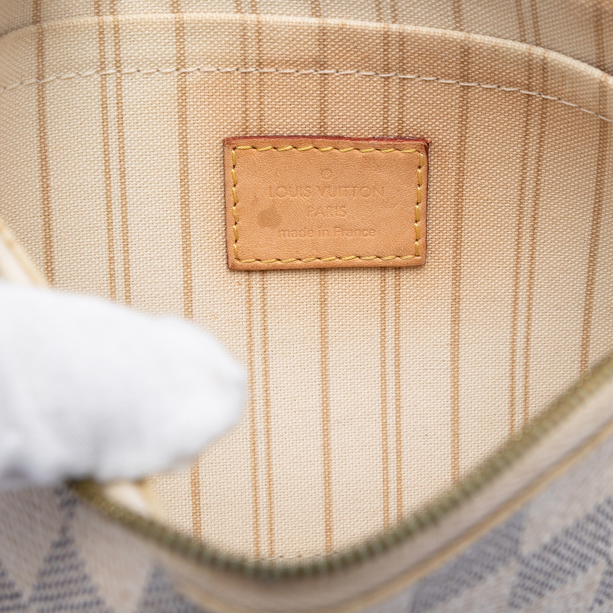 Damier Azur Neverfull MM Pouch - Image 5