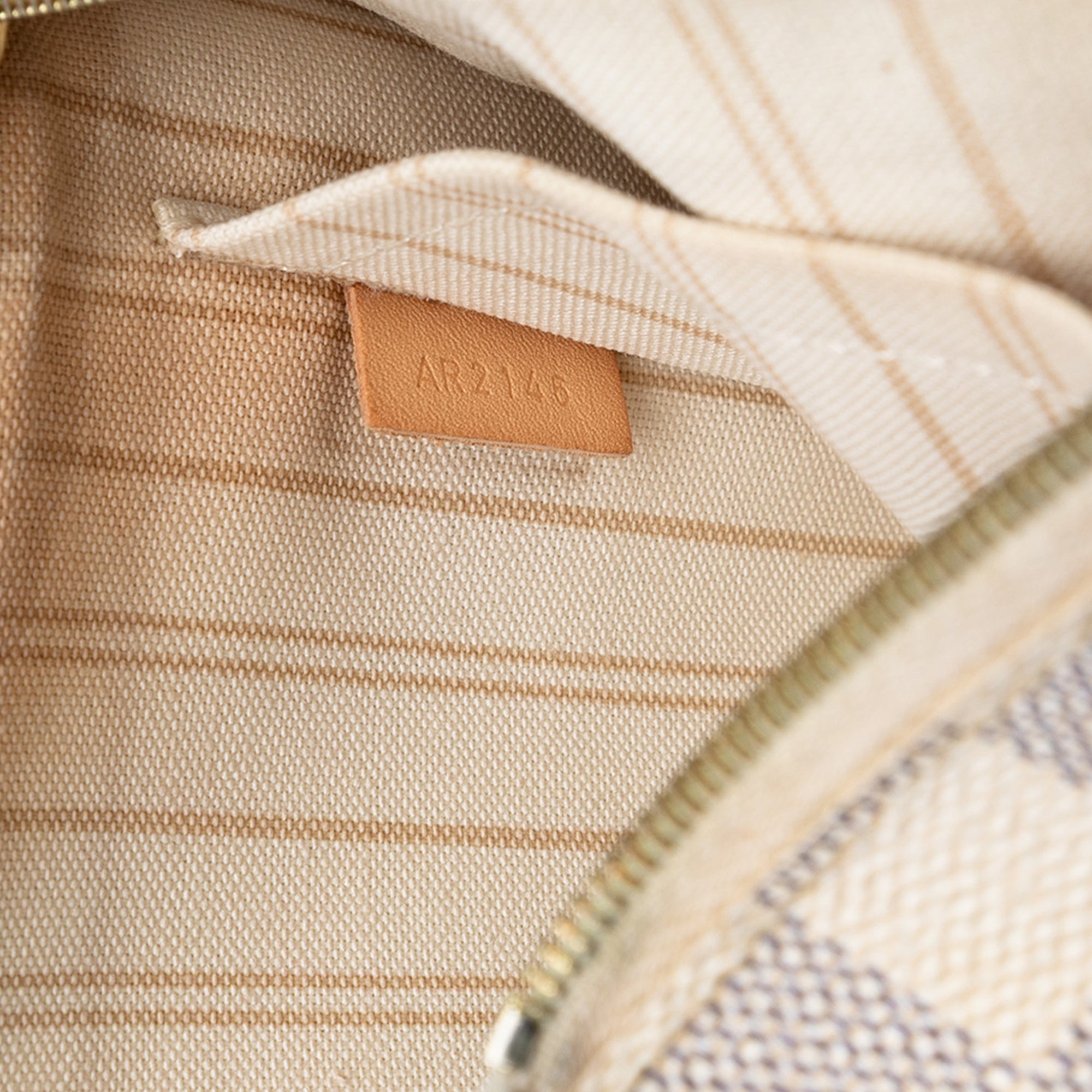 Damier Azur Neverfull MM Pouch - Image 6