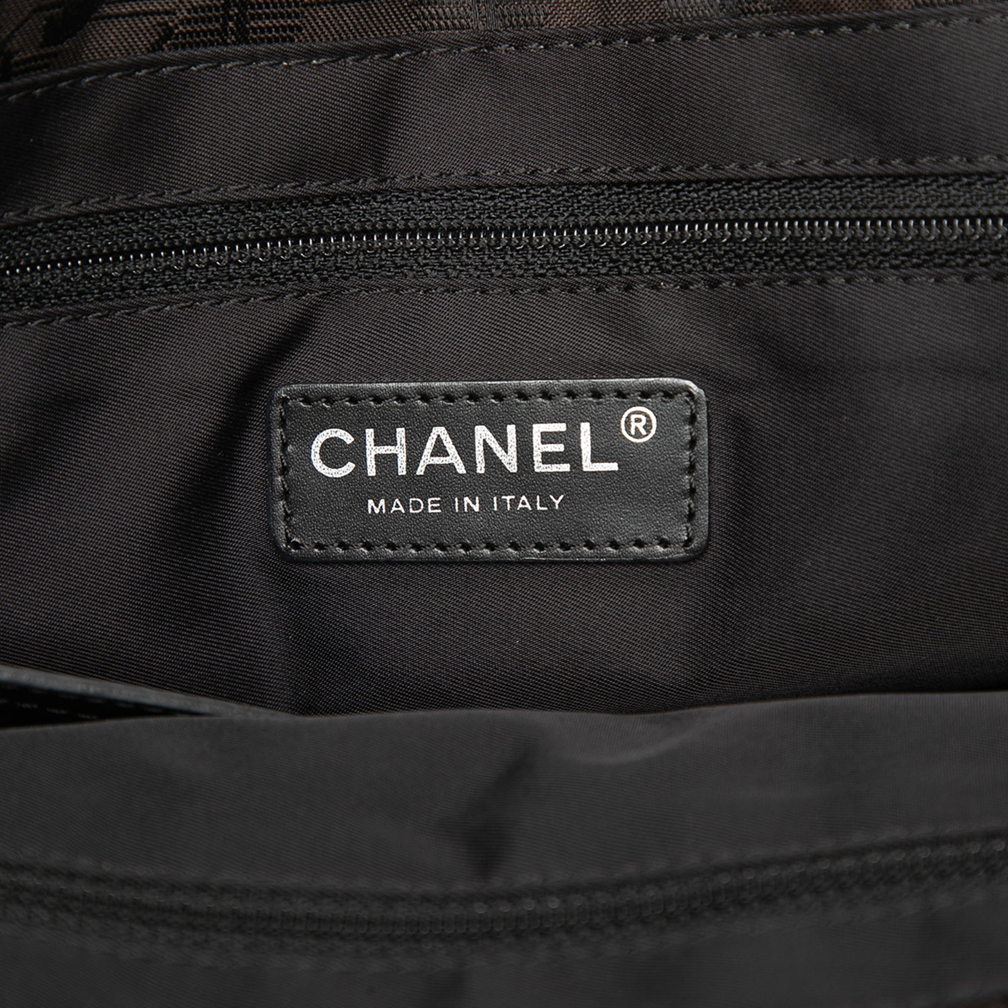 New Travel Line Nylon Tote - Image 5