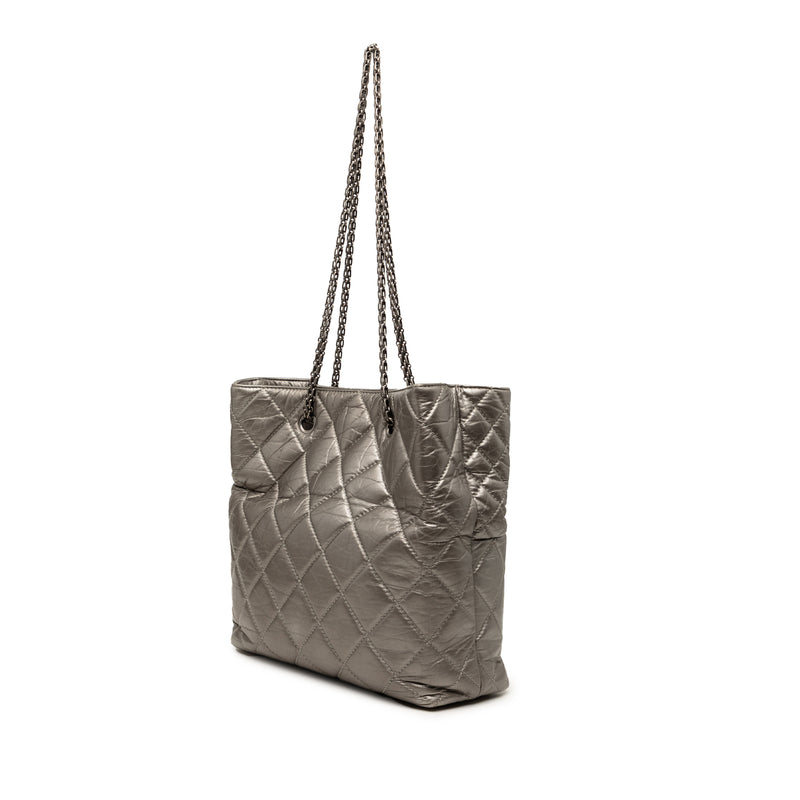 Quilted Metallic Aged Calfskin Reissue 2.55 Tote - Image 2