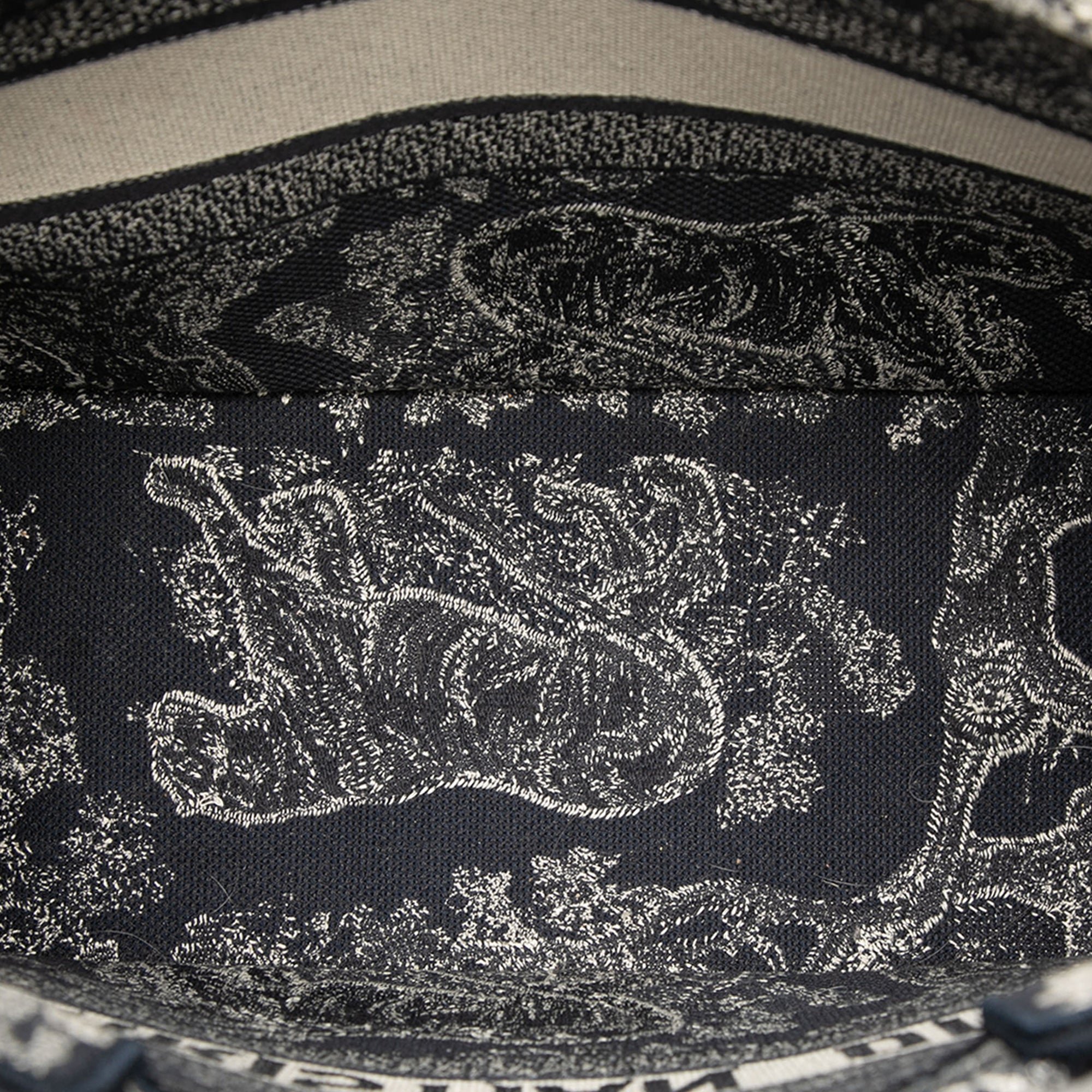 Medium Canvas Embroidered Reverse Dioriviera Toile De Jouy Book Tote - Image 4