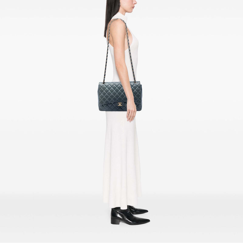 Maxi Classic Lambskin Single Flap - Image 5