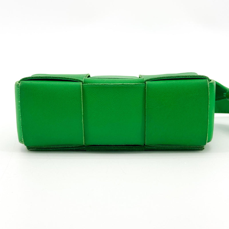 Bottega Veneta Cassette Maxi Intrecciato Leather Green Bag