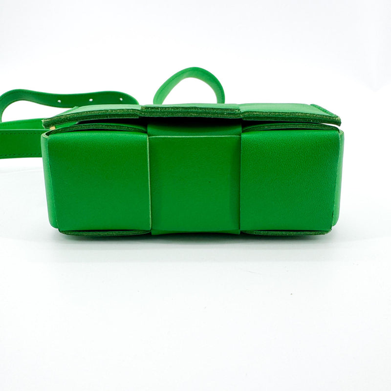 Bottega Veneta Cassette Maxi Intrecciato Leather Green Bag