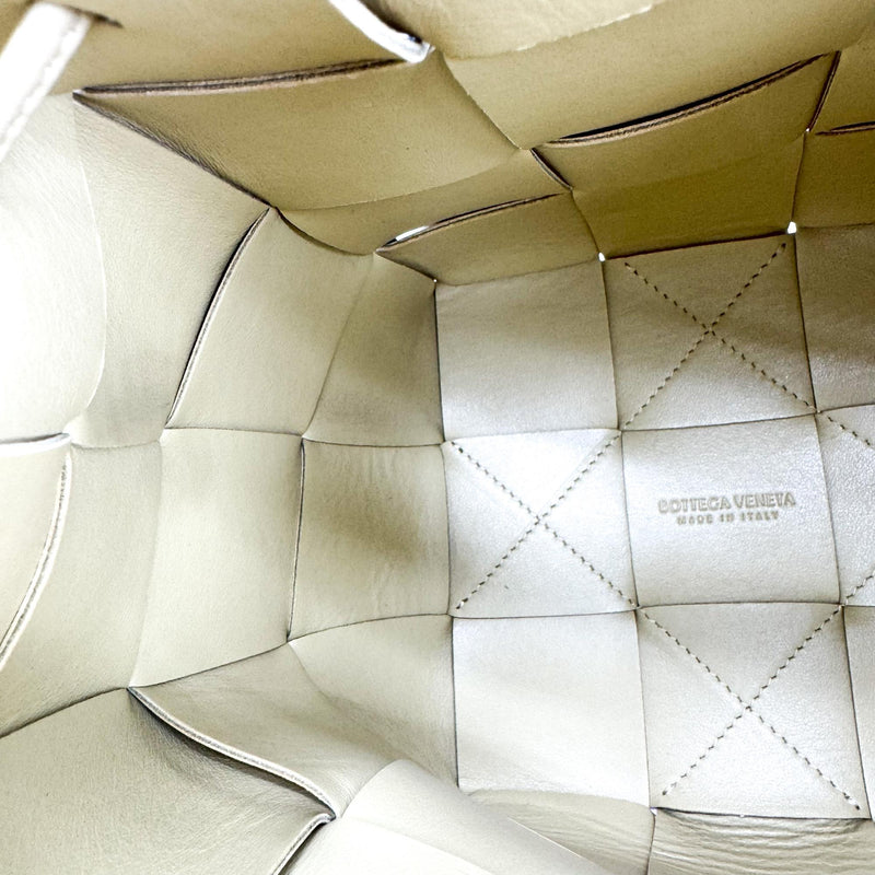 Bottega Veneta Cassette Leather Beige Bag