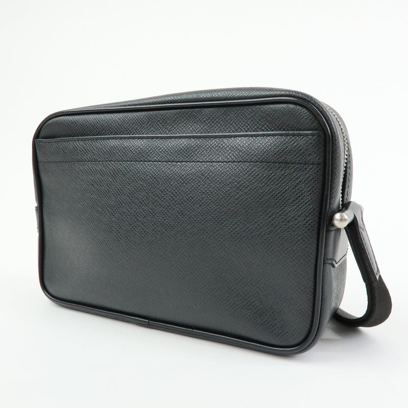Louis Vuitton Kaluga Pochette Clutch Taiga Leather Black