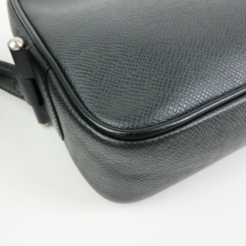 Louis Vuitton Kaluga Pochette Clutch Taiga Leather Black