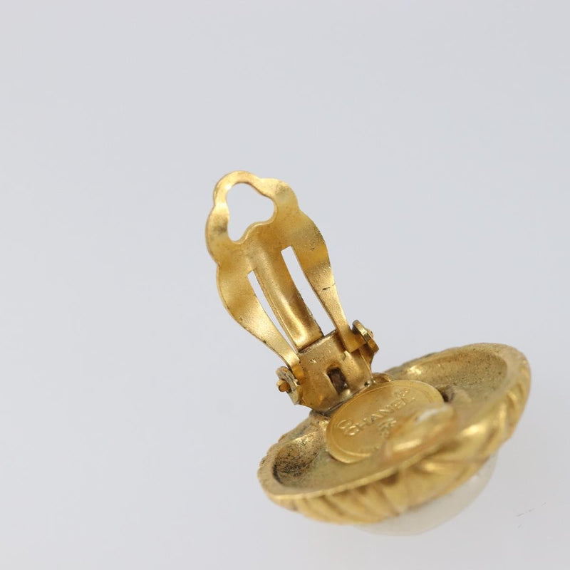 Chanel Vintage Round Clip-On Metal With Faux Pearl Gold Bijoux