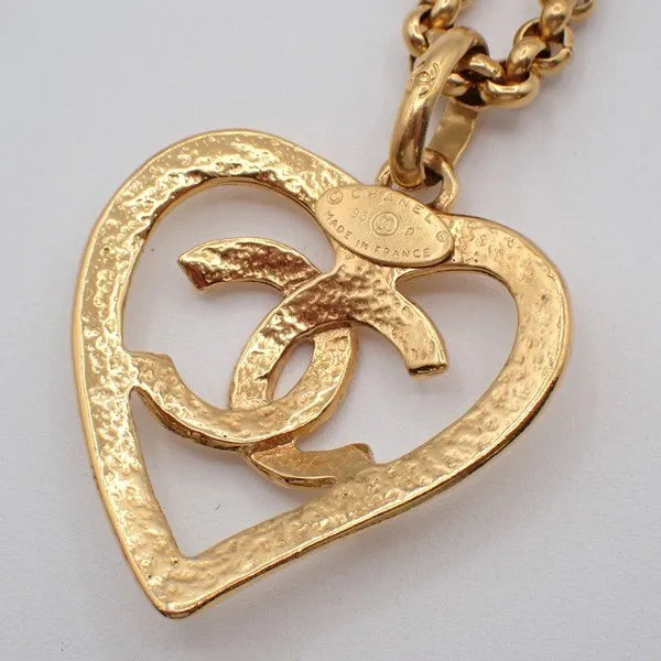 Chanel Vintage Cc Heart Pendant Long Metal Gold Gold_plated Jewelry