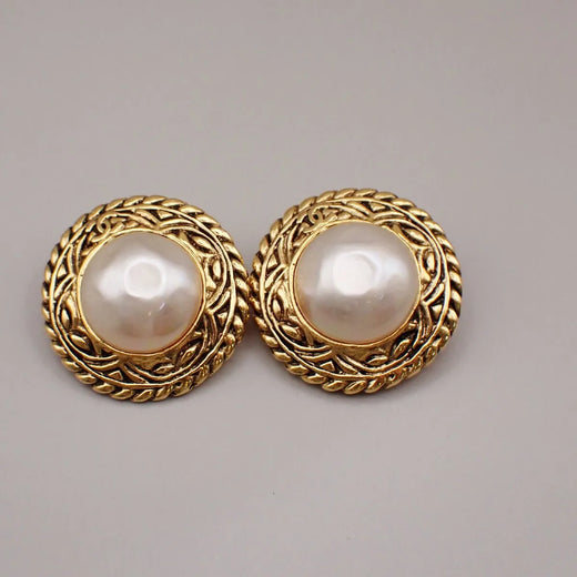 Chanel Vintage Round Chain Clip-On Metal With Faux Pearl Gold Gold_plated Jewelry