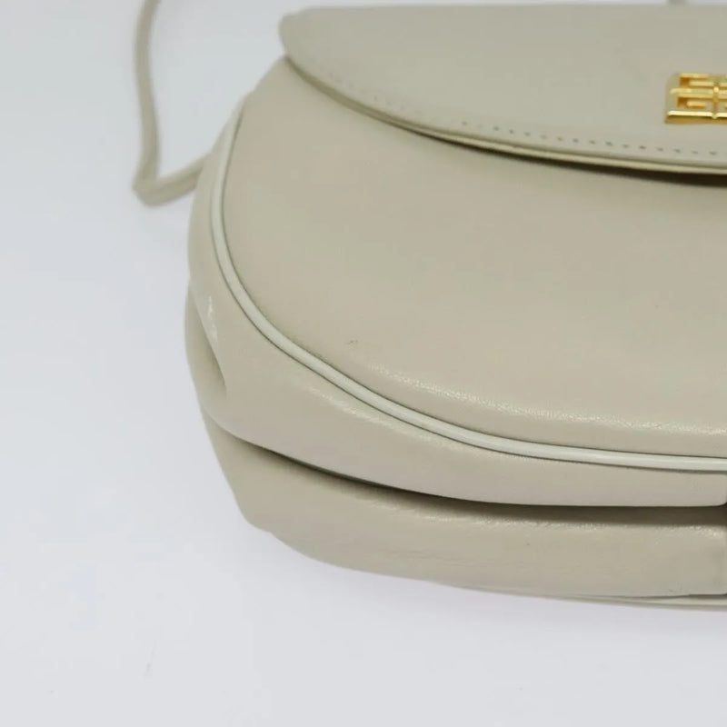 Givenchy 4g Shoulder Bag Leather White