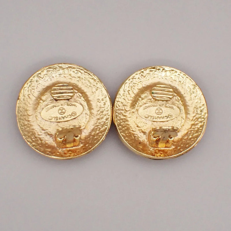 Chanel Vintage Round Clip-On Metal With Faux Pearl Gold Gold_plated Jewelry
