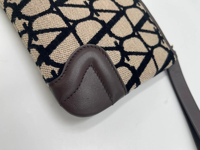 Valentino Garavani Pouche Vlogo Canvas Brown Bag