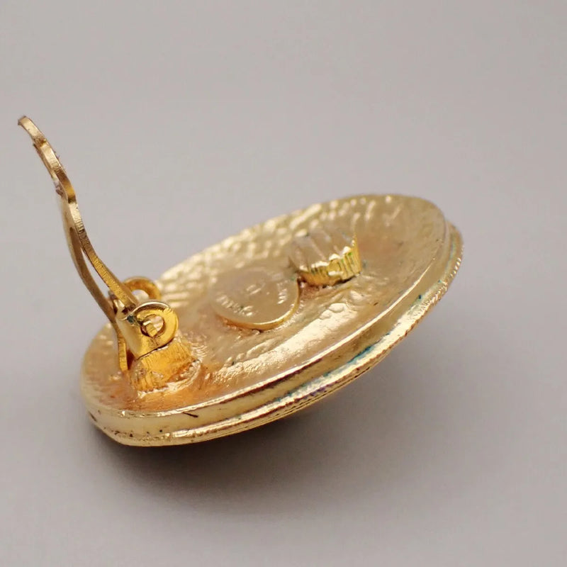 Chanel Vintage Round Clip-On Metal With Faux Pearl Gold Gold_plated Jewelry